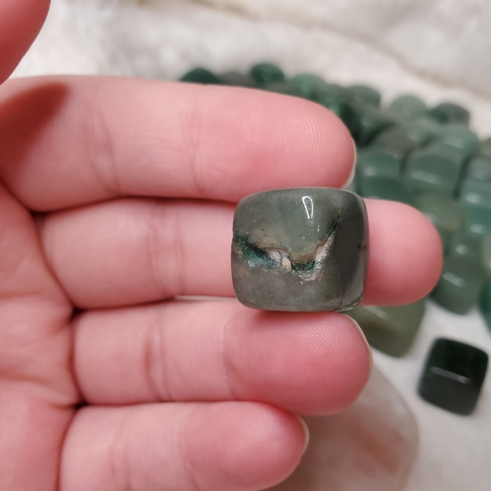 Set of 6 Green Aventurine Cubes - Picture 9 of 10